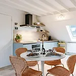 Huswell - Bright Duplex Close To The Sea