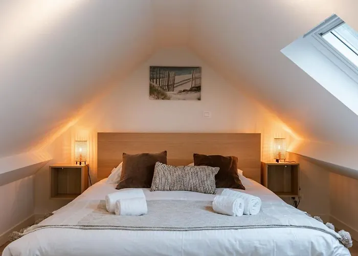 Huswell - Bright Duplex Close To The Sea